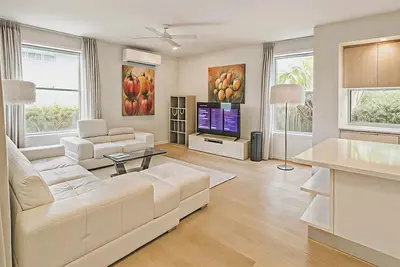 Image de Independent house near highway / fully air-conditioned