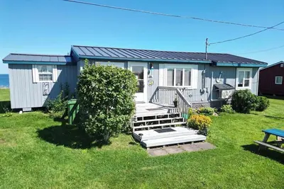 Image de Stunning Beachfront Weekly Rental, On Dazzling N. S. North Shore Sunset Trail!