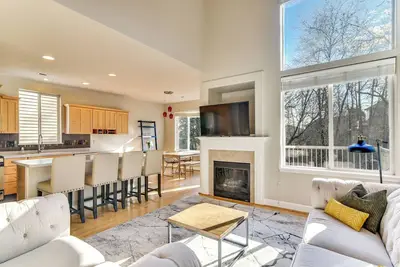 Image de Work-Life Balance! Home Outside Dtwn Portland