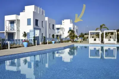 Image de Maison de villégiature · Vue sur la mer et la montagne