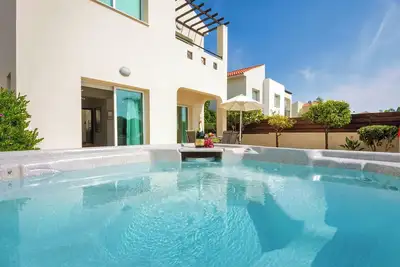 Image de Kiki villa-3 bedroom villa with Jaccuzi in sunny  Agia Triada, Protaras Cyprus