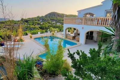 Image de Luxury villa, sea view, private pool in Javea