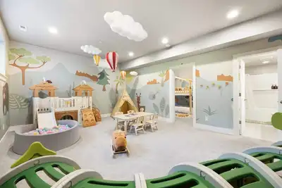 Image de Modern Kirkland 4br Family Oasis, Kids Paradise