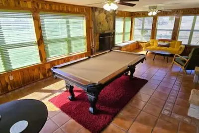 Image de Red Roof Retro Cottage