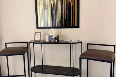 Image de Gourmet Getaway Petite by Jannat Vacation Rentals