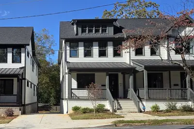Image de Spacious 4 bed/4bth Atlanta Townhome Retreat - Steps to Zoo & Beltline