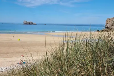 Image de Gîte pour 14 personnes avec une vue sur le port de Camaret