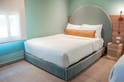 HiBird - Double Queen Room