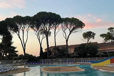 Image de Villa climatisée offrant une vue exceptionnelle sur les 3 moulins