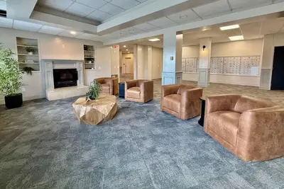 Image de The Maple at Modern Heights