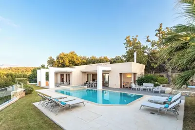 White Oak Tree Villa