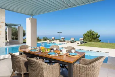Image de Stunning Villa with Sea-and-Mountain Views, Extensive Grounds and Tennis Court
