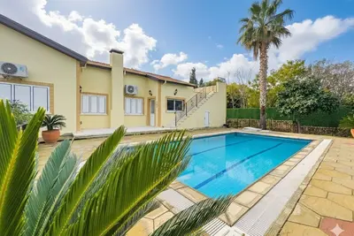 Image de 4-Bedroom Villa: Private Pool & Garden