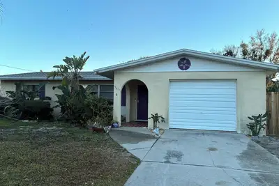 Image de Peaceful  Cozy Retreat ~Just 4 mile to Beaches & Pet Friendly, Fenced  backyard-