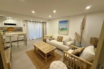 Image de Appartement T2  lumineux, neuf, très bien équipé, calme place de parking dédiée.