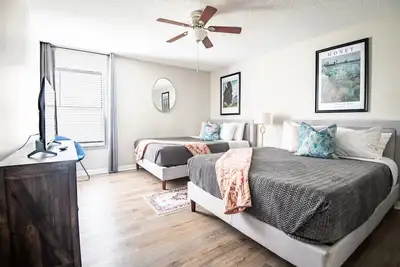 Image de Ridge Retreats Unit A: King Bed/Hilltop View/TVs