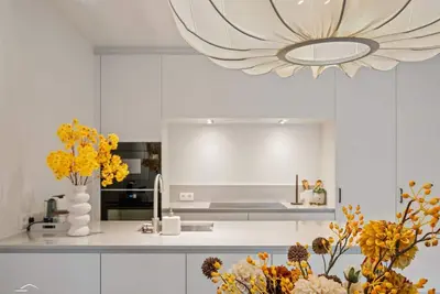 Image de Troontesse – Stylish apartment w/ garage by the sea