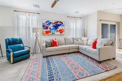 Image de Charming Condo with Central A/C & Washer/Dryer - Shared Pool & Hot Tub