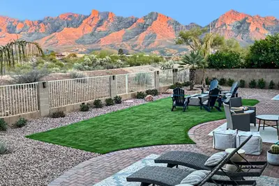 Image de Dog-friendly home with mountain views, ample outdoor space, & washer/dryer