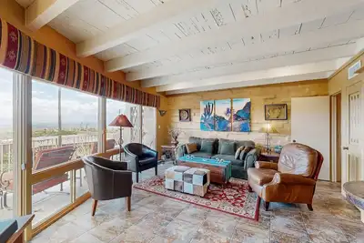 Image de Charming Casita w/ shared pool, private patio, & mountain/valley view