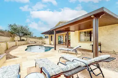 Image de Dreamy desert gem with private pool, firepit, grill, lanai & Ac