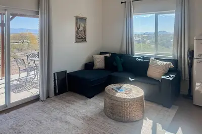 Image de Sunny Tucson Studio: Cozy Comfort, Stunning Mountain Views & Adventure Nearby!