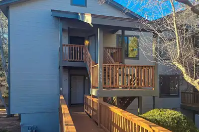 Image de Cozy condo with fireplace, washer/dryer, & WiFi - near town and Flagstaff trails