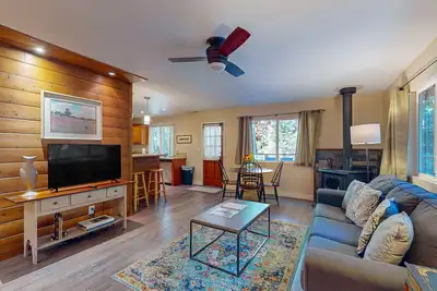 Image de Beautifully remodeled mountain home with peaceful, private setting