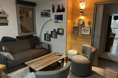 Image de 100m du centre station, Rez-de-chaussée, terrasse, balcon, parking, télévision, casier à ski, 45m²