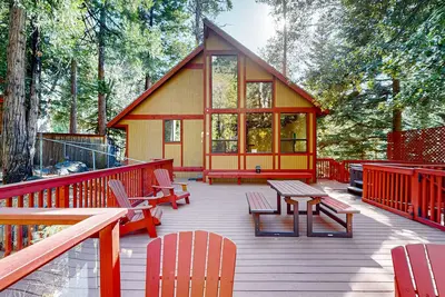Image de Spacious dog-friendly cabin with creek & mountain views