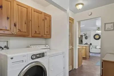 Image de 3-bedroom cabin in brilliant Pittsfield with cozy charm
