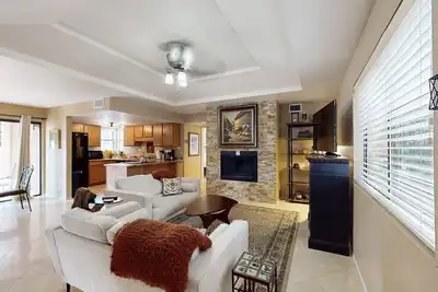 Image de Dog-friendly condo with resort-style pool, hot tub, tennis & mountain-view lanai