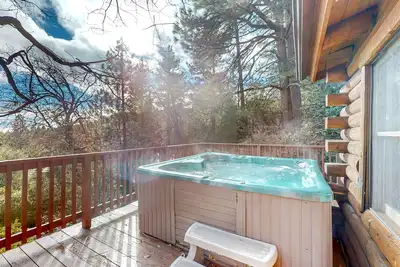 Image de Secluded mtn-view cabin with deck, hot tub, grill, wood stove - dog-friendly