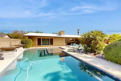 Image de Dog-friendly home with private pool, hot tub, W/D, central Ac & enclosed yard