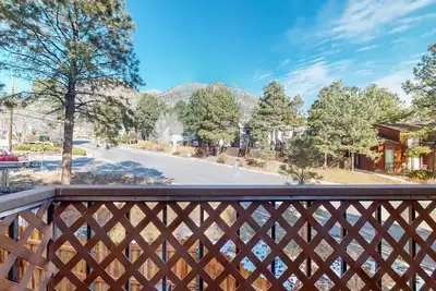 Image de Condo with full kitchen, balconies, views of Mt. Elden - close to town