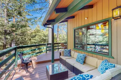Image de Dog-friendly house w/wood stove, gas grill & private hot tub in serene location