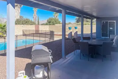Image de Dog-Friendly, Remodeled Home w/Large Patio, Private Pool, Fenced Yard, Gas Grill