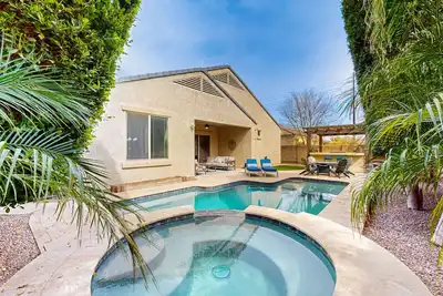 Image de Luxurious home with private pool, spa, WiFi & central Ac