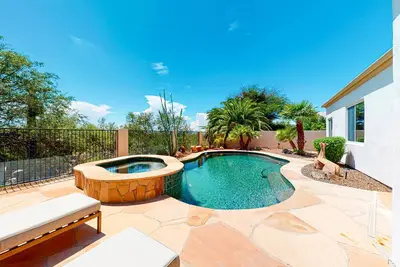 Image de Delightful home with backyard oasis - private pool with spa, cozy patio