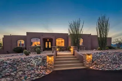 Image de Beautiful mountain view oasis with gourmet kitchen & community pool