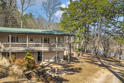 Image de Falls House: Private Riverfront Living Overlooking the North Fork at The Falls