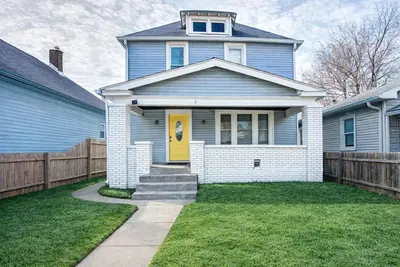 Image de The Yellow Door – Cozy Indianapolis Retreat