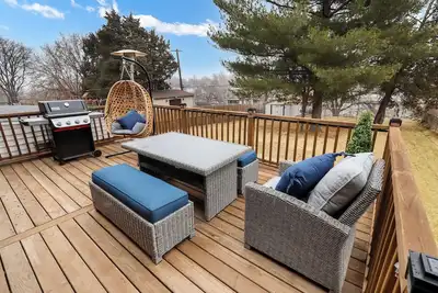 Image de Modern 4br Near Downtown Omaha, Garage, Fenced Yard, W/D, Pet-Friendly, 1 Gbps