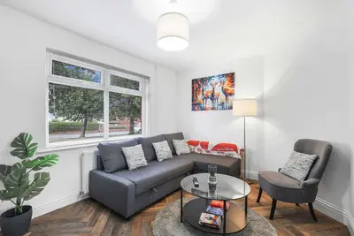 Image de Family - Contractor Stay - Pet Friendly - Parking