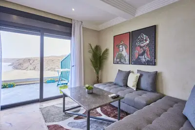 Image de Wake to Waves: Stylish 1-Bedroom by the Shore