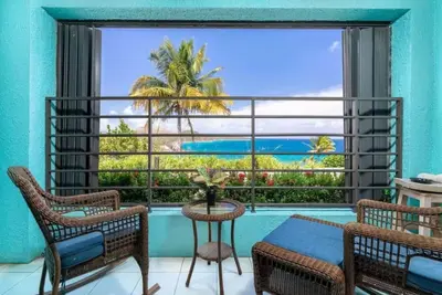 Cozy Studio Condo in Tranquil St. Thomas \n1 Bed + Sleeper Sofa, Ac, 3 Pools