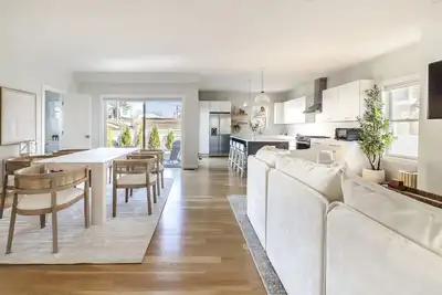 Image de Walnut Beach Luxury House with Private Beach Access