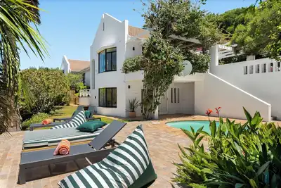 5bd Villa with Mountain Views, Pool and Braai