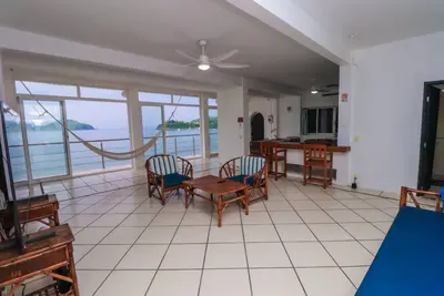 Image de Beachfront Oasis Bungalow @Aqua in La Madera Beach.