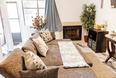 Image de The Huntsville Nest / 2br Near Shsu/Pool/WiFi/Free Parking